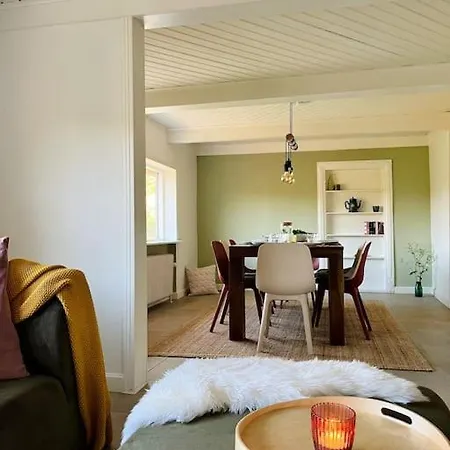 Anno 1871 - Cozy Farmhouse With 4 Bedrooms And Jacuzzi アパート